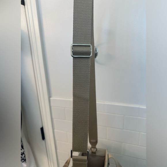 Lululemon Two-tone Canvas Tote Bag - Picture 4 of 5